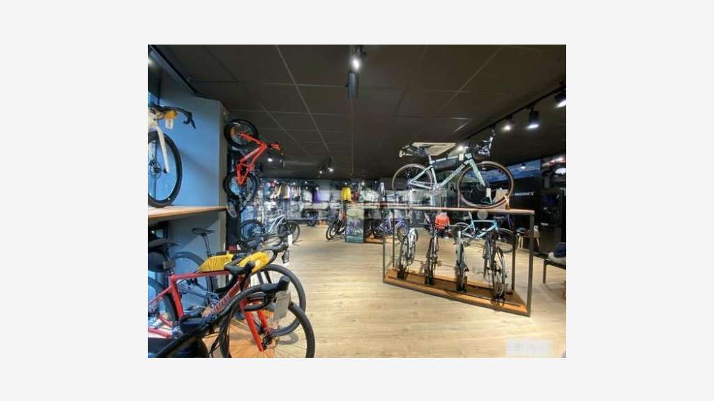 A louer superbe local récent 207m² zone Ecotec