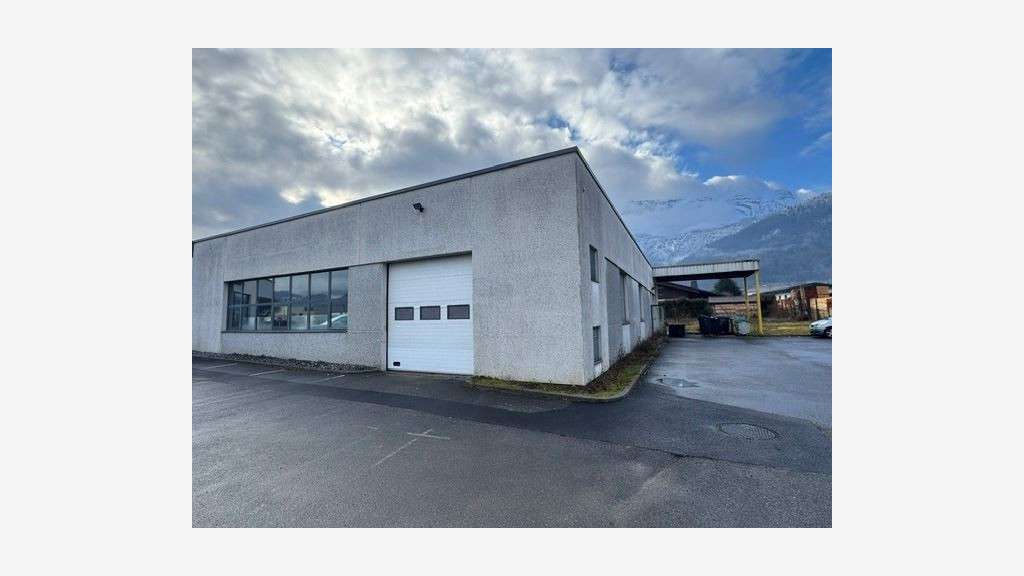 MARNAZ (74) – LOCAL COMMERCIAL À LOUER – 407 M² –