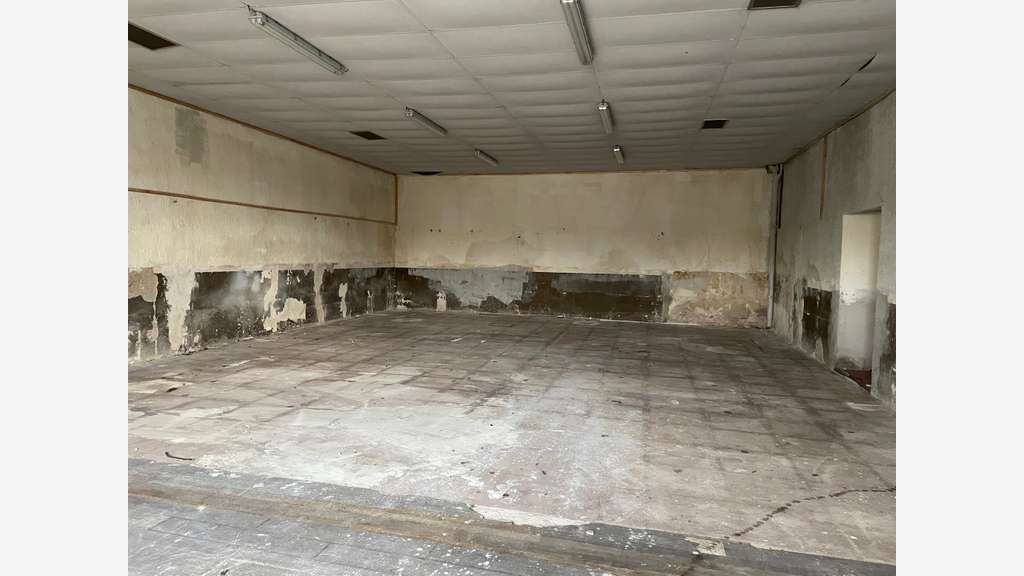 A louer local commercial 230m² à Marseille 13010