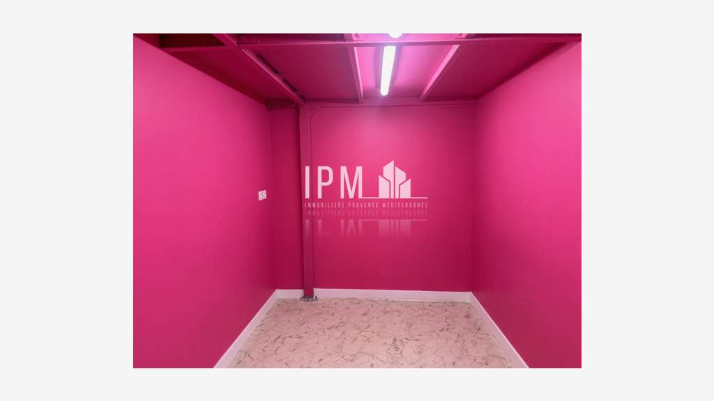 Local 110m² galerie commerciale Marseille 11e