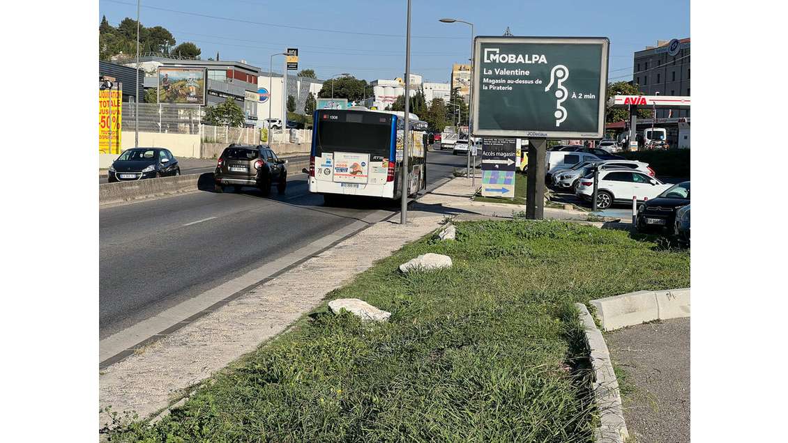 A louer local commercial 573m² ZAC La Valentine