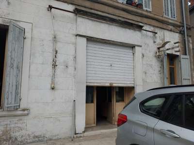 À louer local commercial de 60m² à Marseille 13011