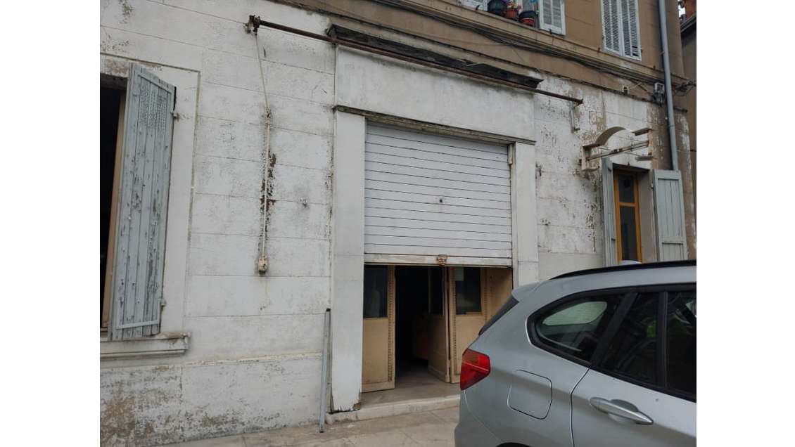 À louer local commercial de 60m² à Marseille 13011