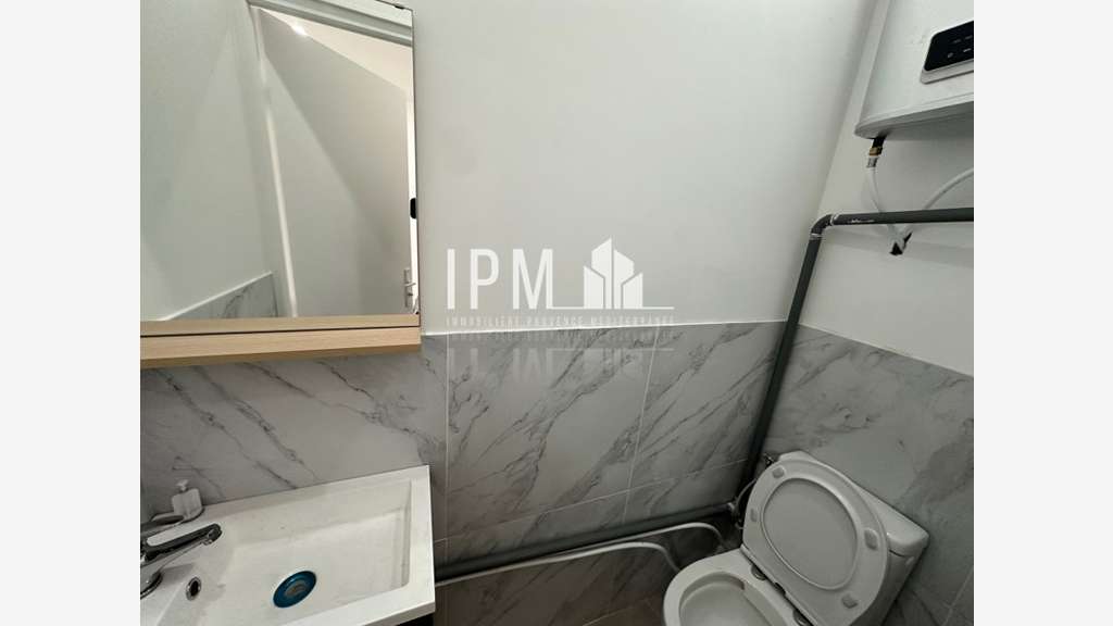 A louer local commercial 25m² rénové Marseille 11e