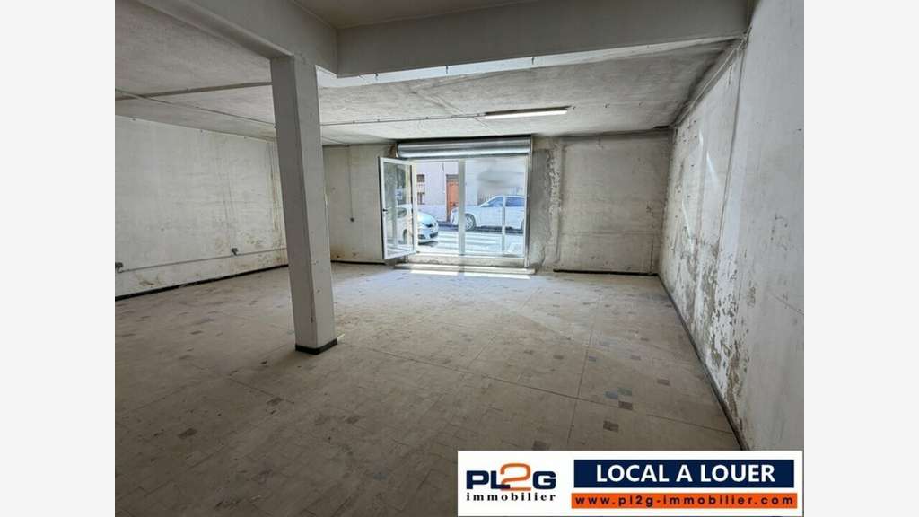 Local 107m² à louer à Marseille 13012