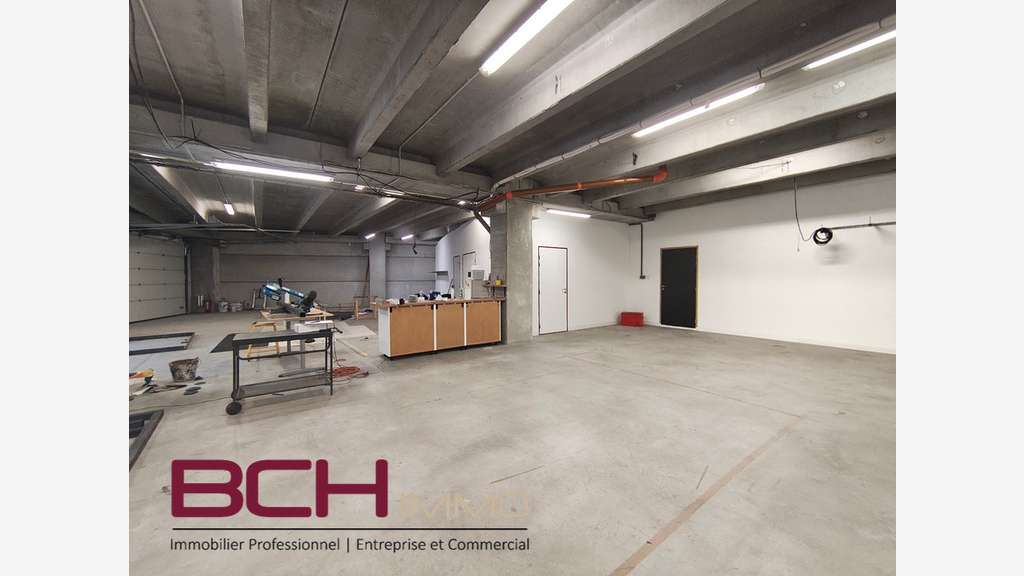Location entrepôt en très bon état à Marseille 12e
