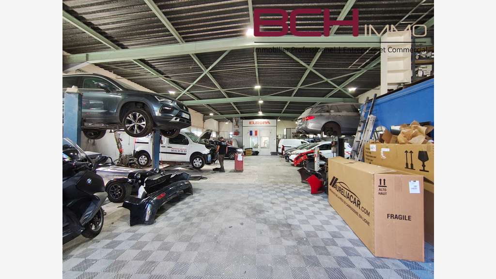 Location Entrepôt avec bureaux pour activité a