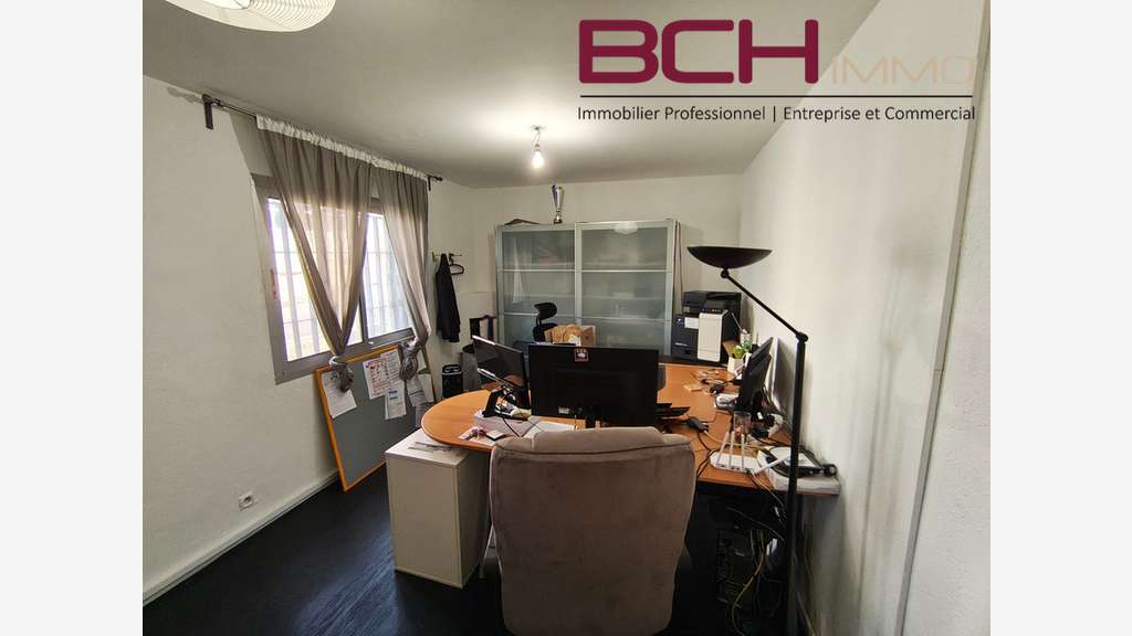 Location Entrepôt avec bureaux pour activité a
