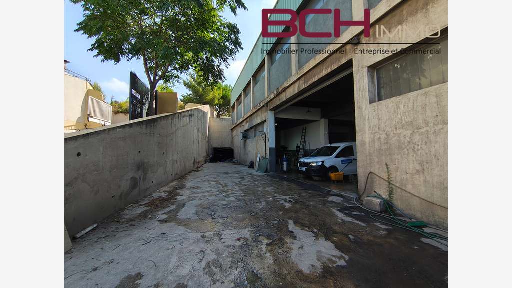 Location Entrepôt avec bureaux pour activité a