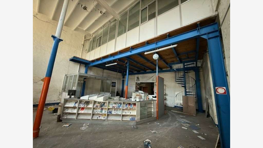A louer local 480m² Marseille 15e Bougainville