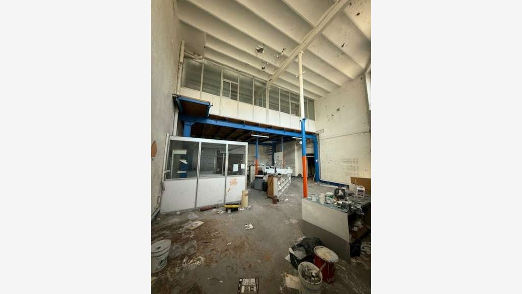 A louer local 480m² Marseille 15e Bougainville