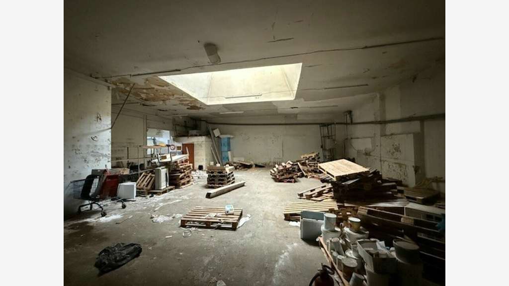 A louer local 480m² Marseille 15e Bougainville