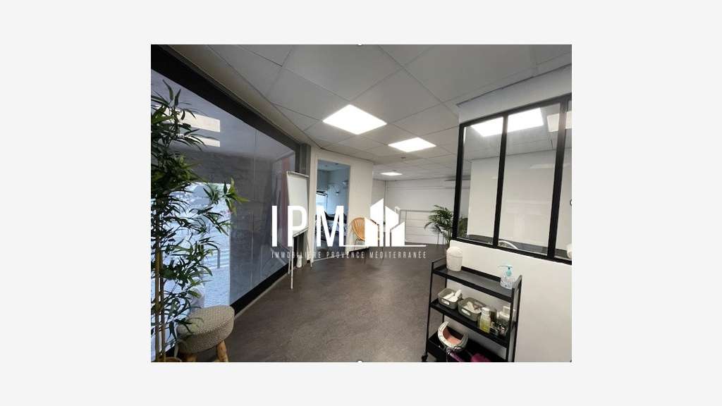 A louer local 152m² quartier Colbert 13001
