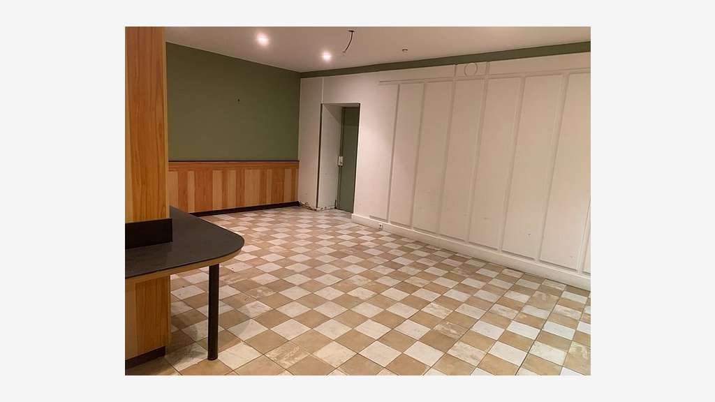 À louer local commercial 128m² à Marseille centre