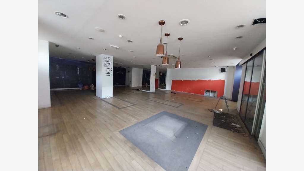 À louer local commercial 429m² Marseille Canebière