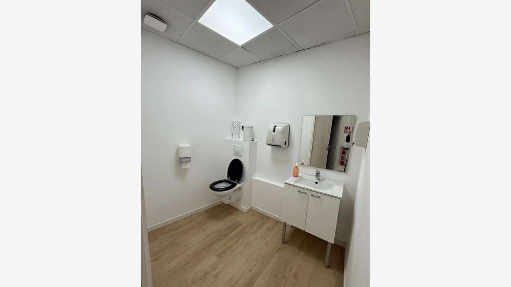 A louer local commercial 170m² 13002 Marseille