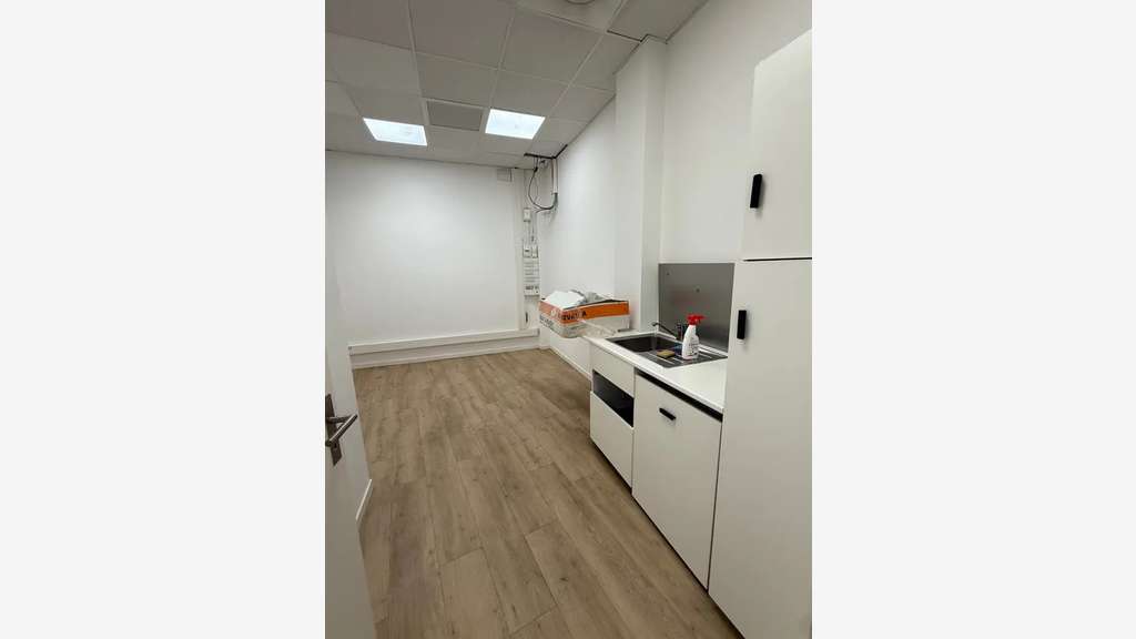 A louer local commercial 170m² 13002 Marseille