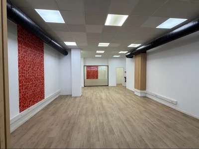A louer local commercial 170m² 13002 Marseille
