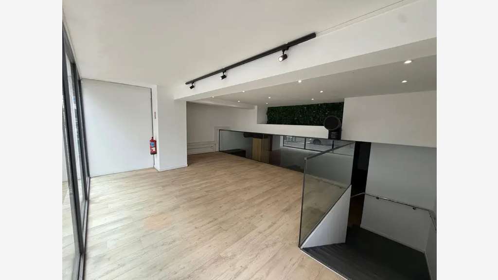 A louer local commercial 170m² 13002 Marseille