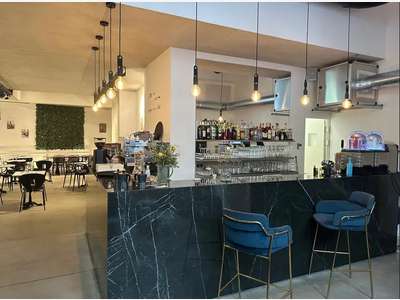 A louer local commercial 150m² restaurant 13002