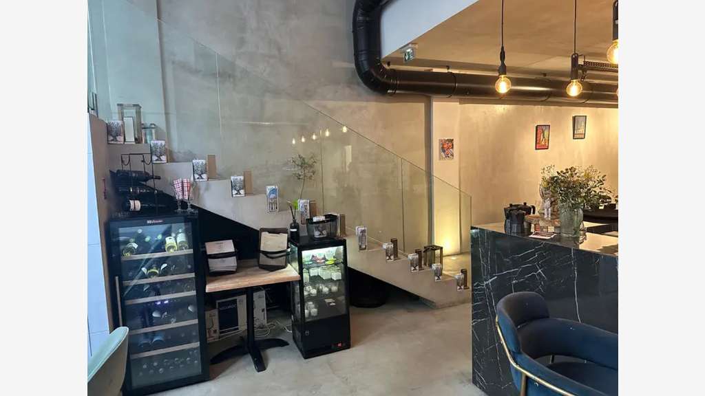 A louer local commercial 150m² restaurant 13002