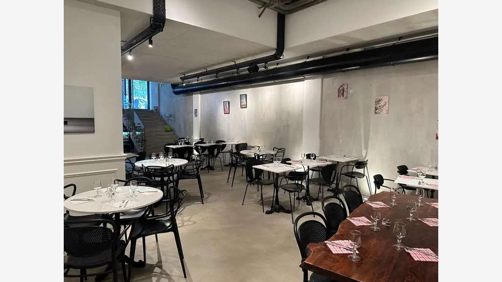 A louer local commercial 150m² restaurant 13002