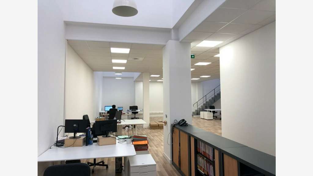 A louer bureaux rénovés 258m² 13002 Marseille