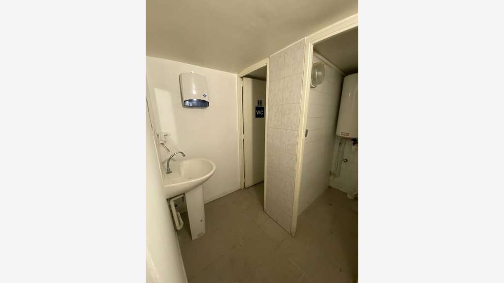 Local 380m² à louer Av. des Chartreux Marseille 4e