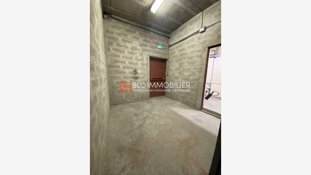 Local 875m² à louer à Marseille Saint Pierre 13005