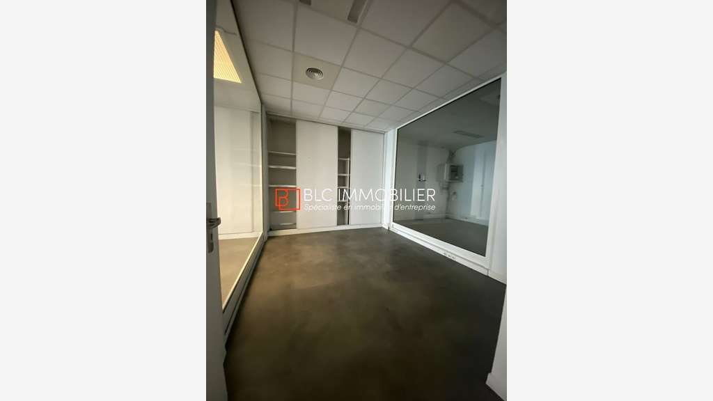 Local 875m² à louer à Marseille Saint Pierre 13005