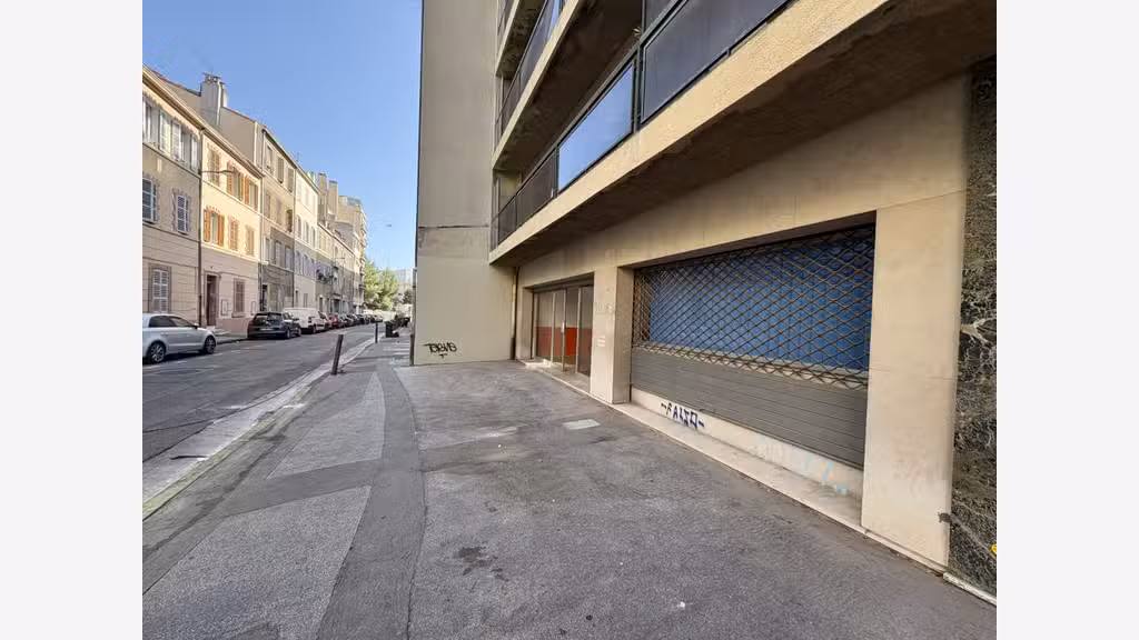 Loue local d'activité de 340m² à Marseille Timone