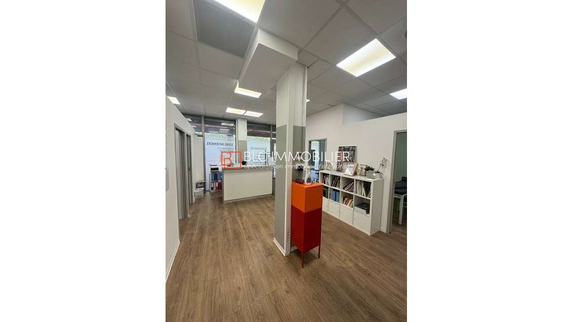 A louer local cial pro de 140m² à Marseille 13006