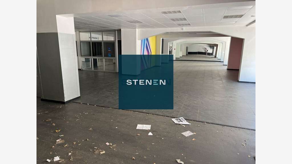 Location local commercial 1020m² Marseille 13006
