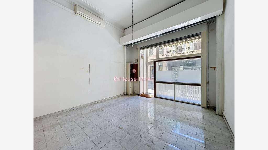 Local commercial de 52m² à louer à Marseille 13006
