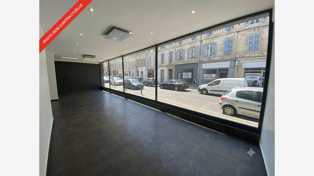 Local commercial à louer 103m² à Marseille 6e