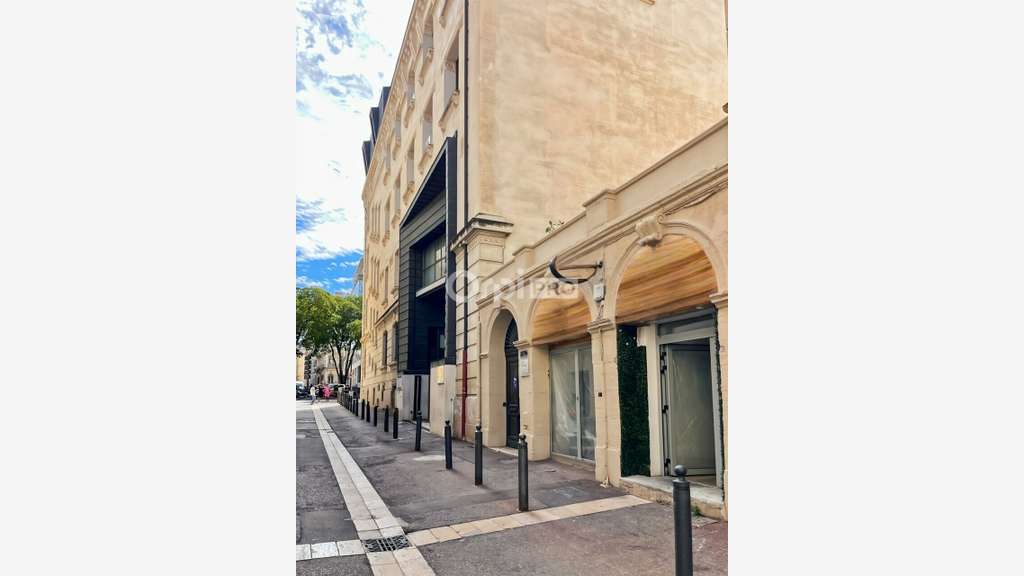 MARSEILLE - LOCAL COMMERCIAL à louer