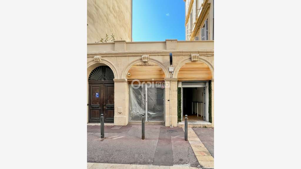 MARSEILLE - LOCAL COMMERCIAL à louer