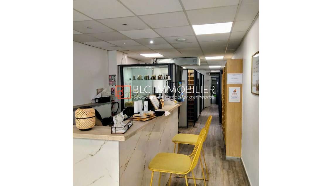 Loue local 77m² Marseille Carré d'Or Saint Giniez