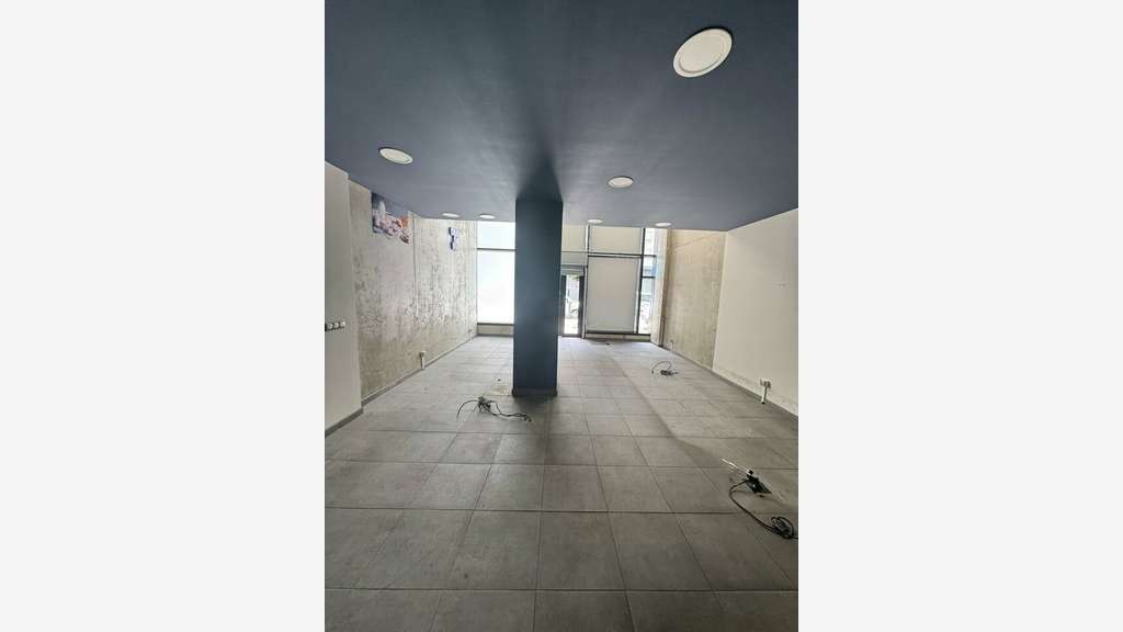Local 53m² à louer belle visibilité à Marseille 8e