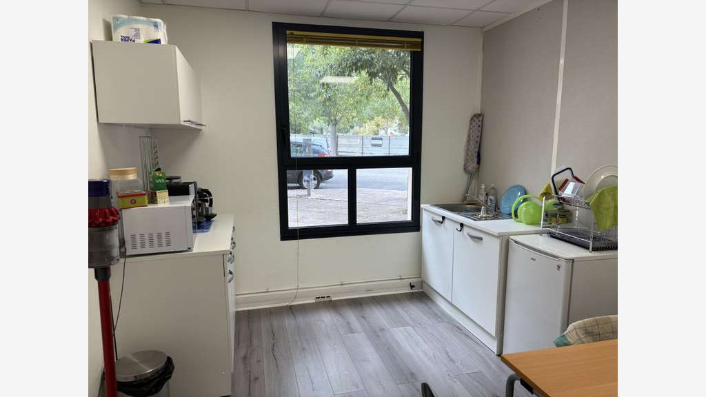 Local Commercial / Bureau médical à louer de 195m2