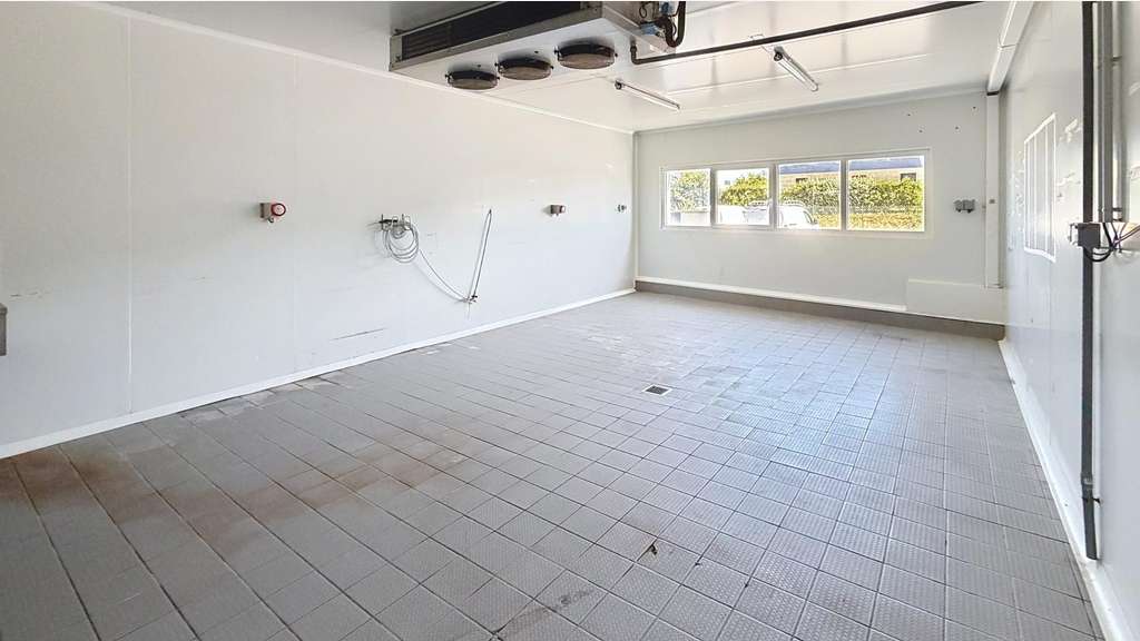 À louer – Local d’activité 301 m² avec entrepôt et