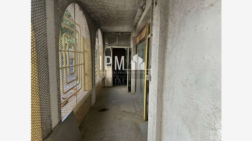 A louer local commercial 78m² à Martigues centre