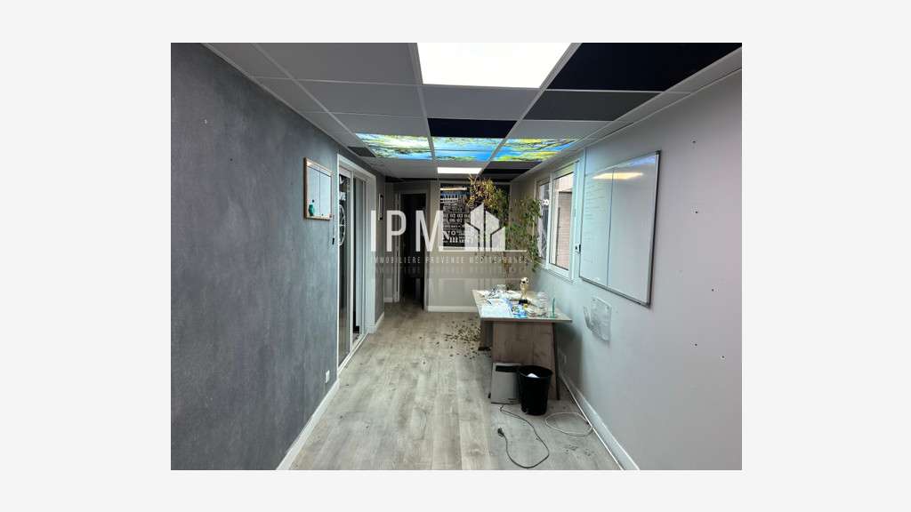 A louer local commercial 400m² ZA Martigues