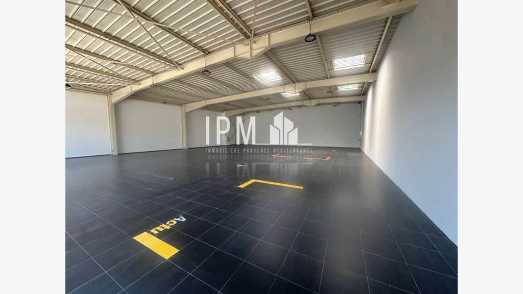A louer local commercial 410m² Martigues Ecopolis 