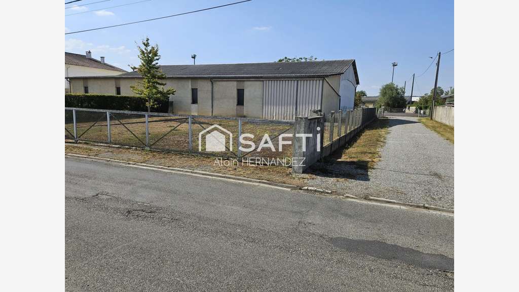 MARTRES TOLOSANE - A LOUER LOCAL 630 M2