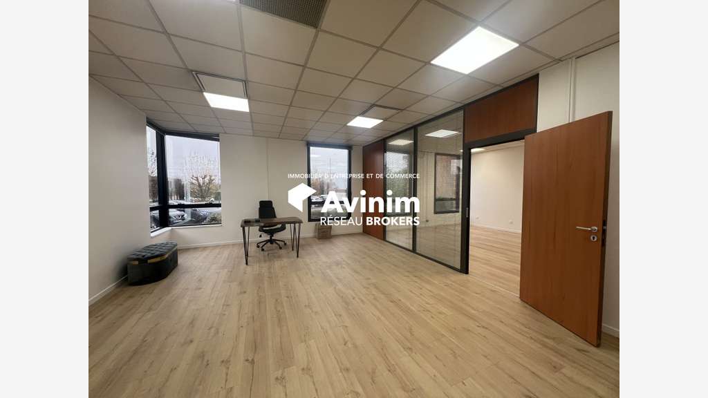 A louer local de 250m² en ZAC du Moulin de Massy