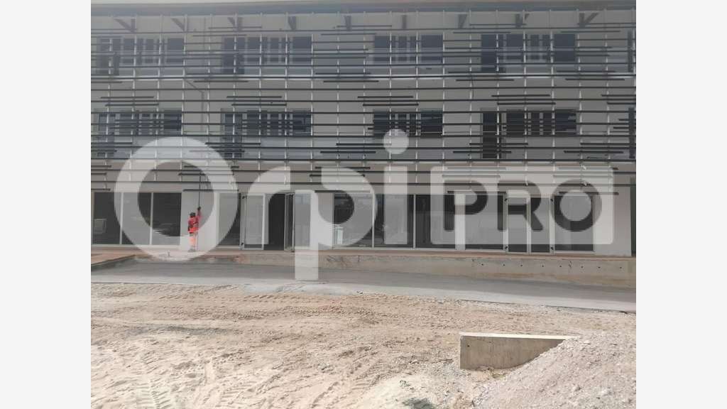 Loue immeuble commercial 422m² centre cial Matoury