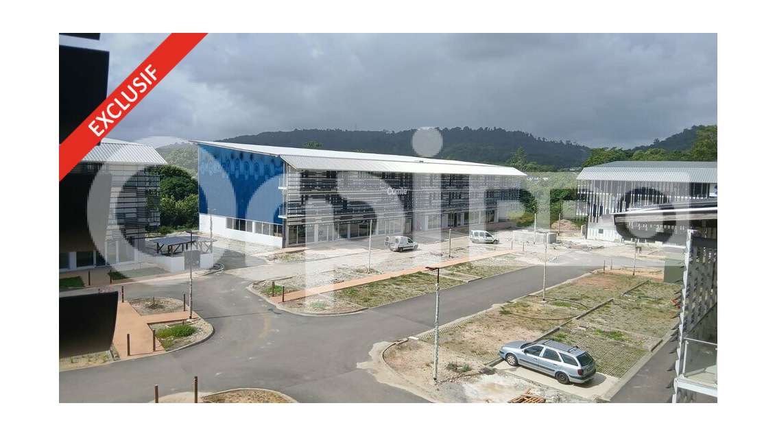 Loue immeuble commercial 422m² centre cial Matoury