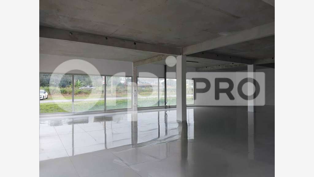 Cellule neuve de 95m² avec offre commerciale !