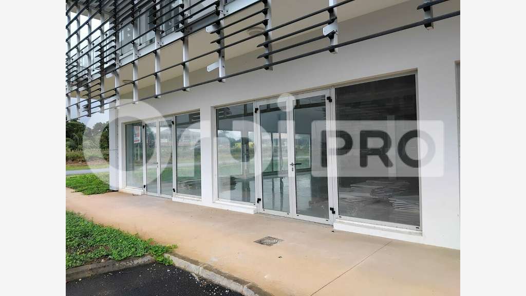 Cellule neuve de 95m² avec offre commerciale !
